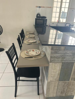 Até 10 pessoas, próximo ao shopping com garagem